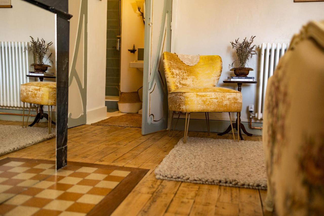 Champagne House - Elegance, Luxury And Charm Bed & Breakfast Кондом Екстериор снимка