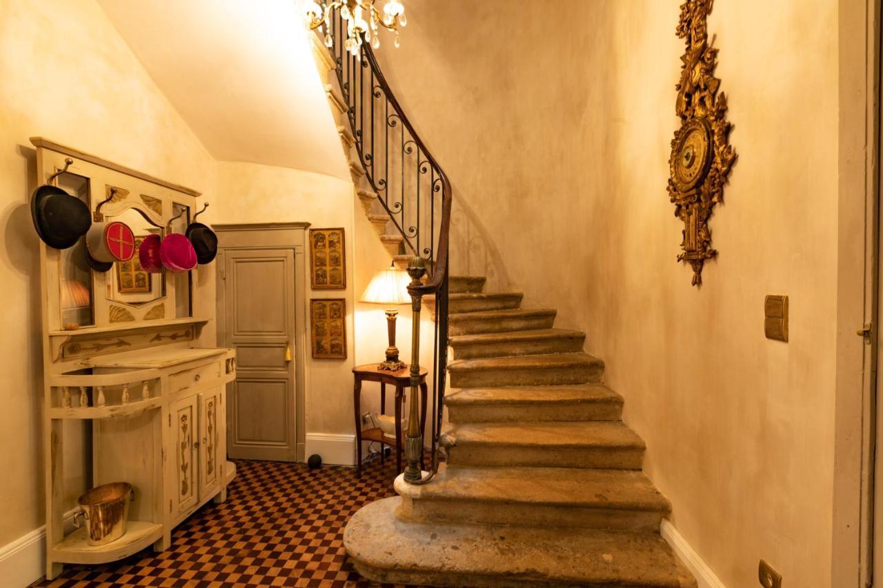 Champagne House - Elegance, Luxury And Charm Bed & Breakfast Кондом Екстериор снимка