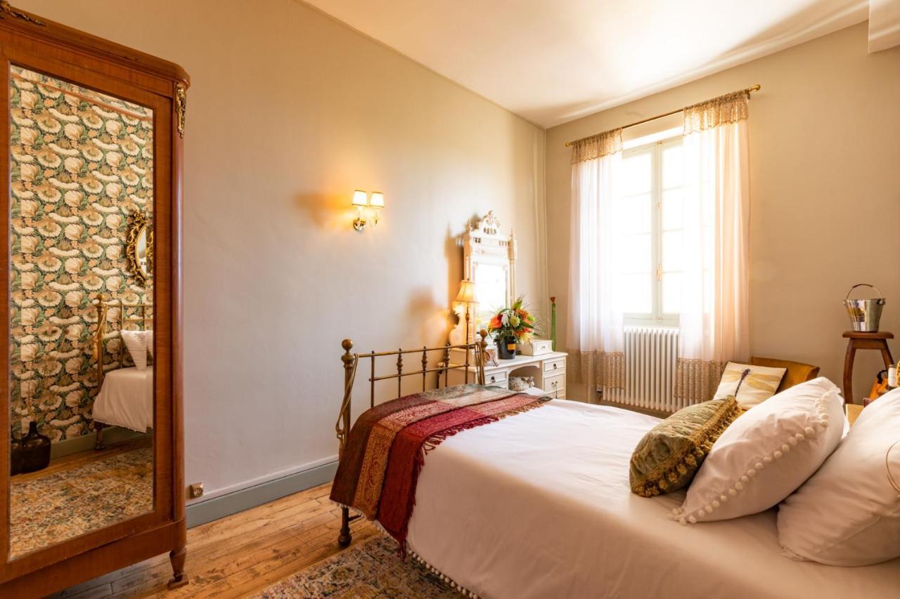 Champagne House - Elegance, Luxury And Charm Bed & Breakfast Кондом Екстериор снимка