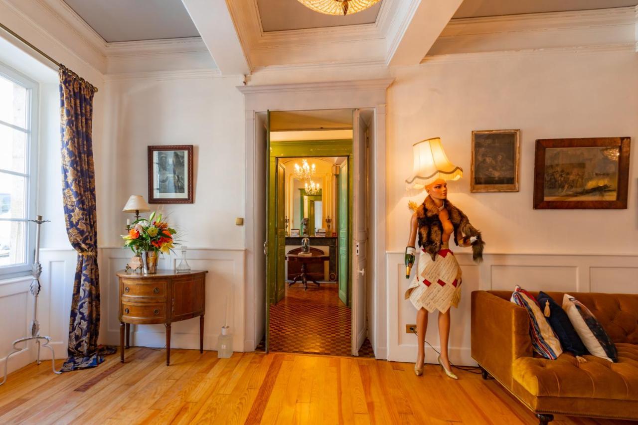 Champagne House - Elegance, Luxury And Charm Bed & Breakfast Кондом Екстериор снимка