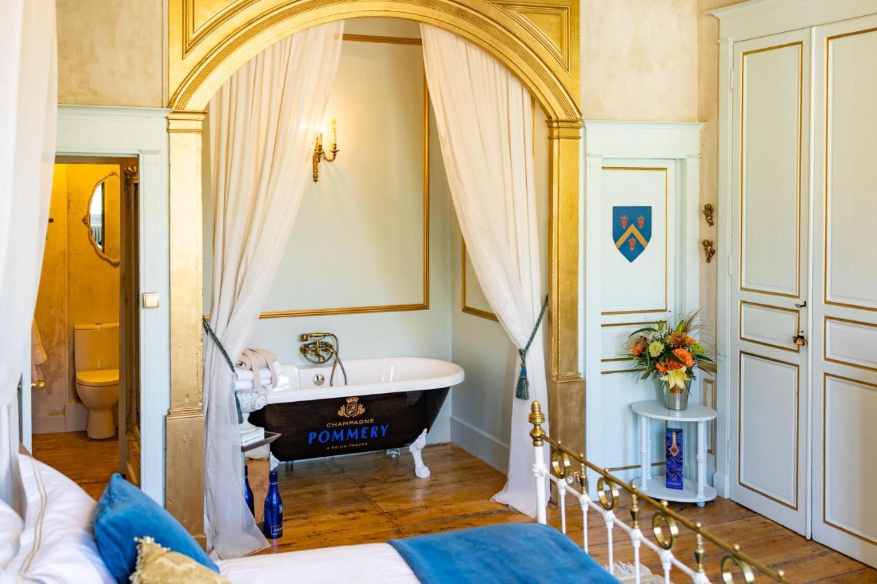 Champagne House - Elegance, Luxury And Charm Bed & Breakfast Кондом Екстериор снимка