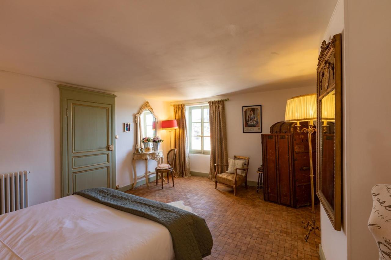 Champagne House - Elegance, Luxury And Charm Bed & Breakfast Кондом Екстериор снимка