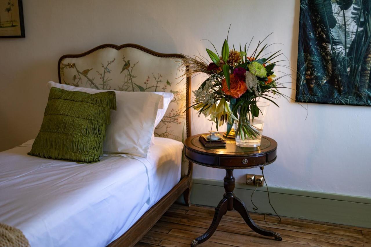 Champagne House - Elegance, Luxury And Charm Bed & Breakfast Кондом Екстериор снимка