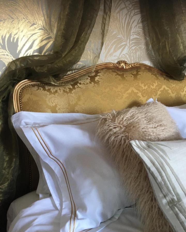 Champagne House - Elegance, Luxury And Charm Bed & Breakfast Кондом Екстериор снимка