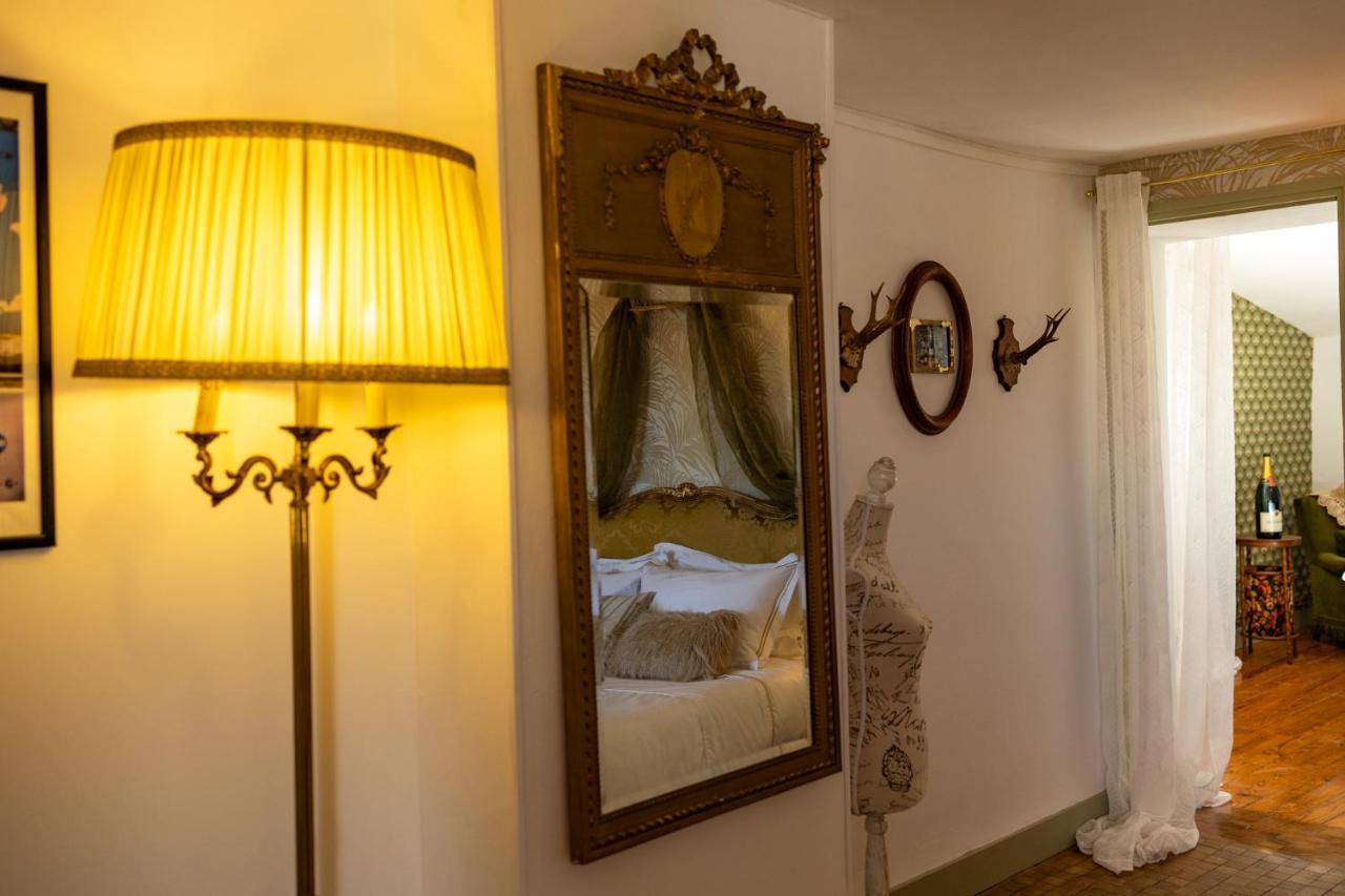 Champagne House - Elegance, Luxury And Charm Bed & Breakfast Кондом Екстериор снимка